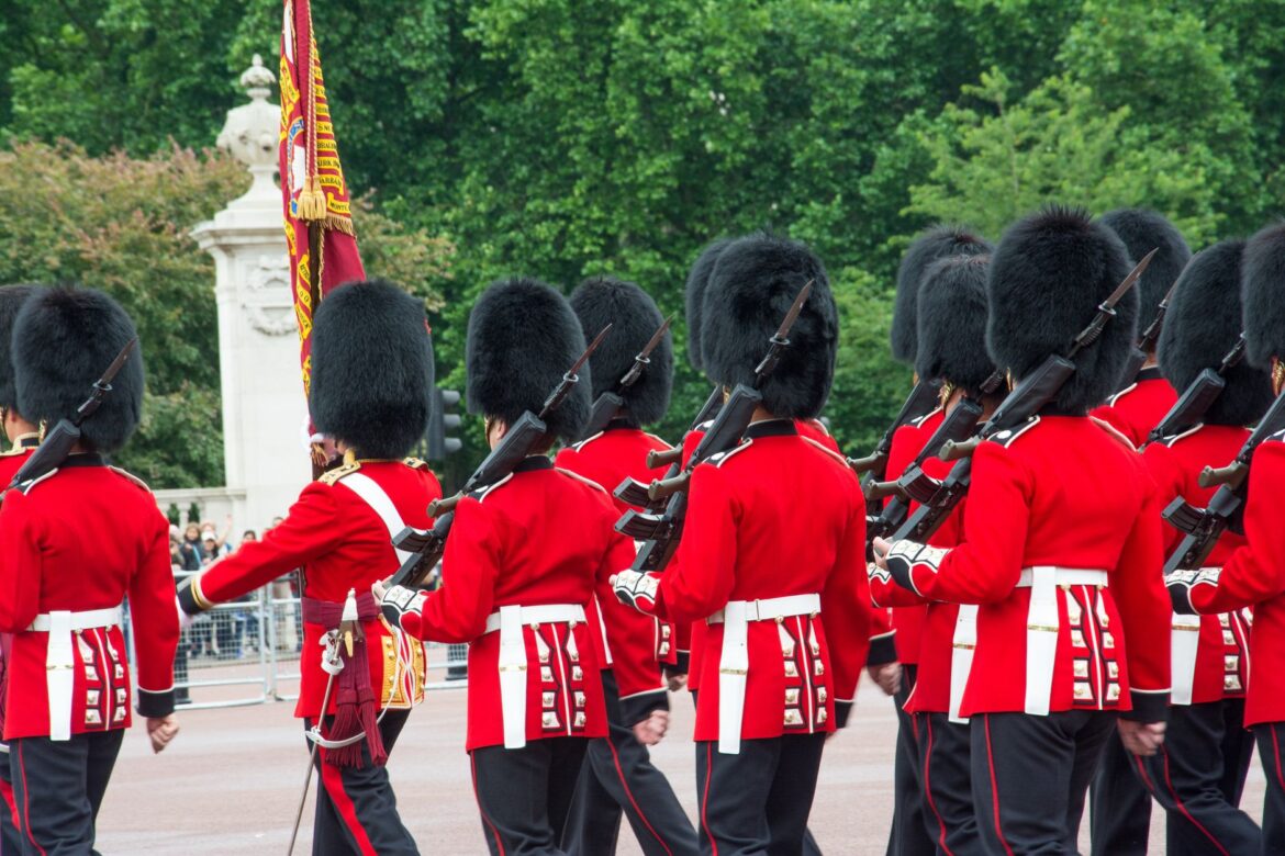 British Traditions of Monarchy: Ceremony, Symbols and Everyday Life - ilustracja artykulu